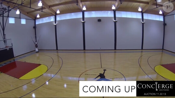 Photo de la sublime maison de Michael Jordan à Chicago mise aux enchères pour 180 000 dollars seulement le 22 novembre 2013.