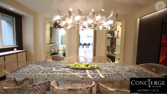 Photo de la sublime maison de Michael Jordan à Chicago mise aux enchères pour 180 000 dollars seulement le 22 novembre 2013.