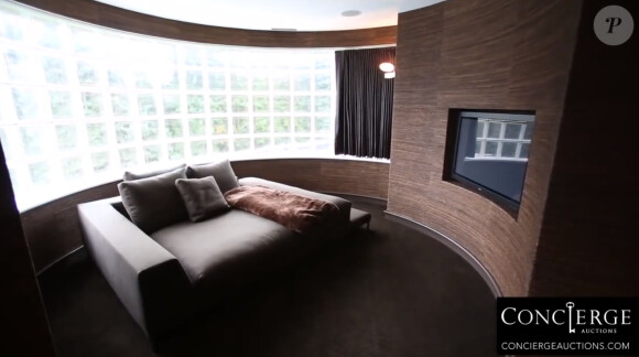 Photo de la sublime maison de Michael Jordan à Chicago mise aux enchères pour 180 000 dollars seulement le 22 novembre 2013.