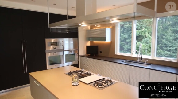 Photo de la sublime maison de Michael Jordan à Chicago mise aux enchères pour 180 000 dollars seulement le 22 novembre 2013.