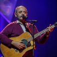 Louis Chédid lors du concert de soutien organisé par Europe 1 en hommage à ses deux journalistes otages en Syrie Didier François et Edouard Elias, Nicolas Henin du "Point" et Pierre Torrès, photographe, aux Folies Bergères à Paris le 6 novembre 2013.