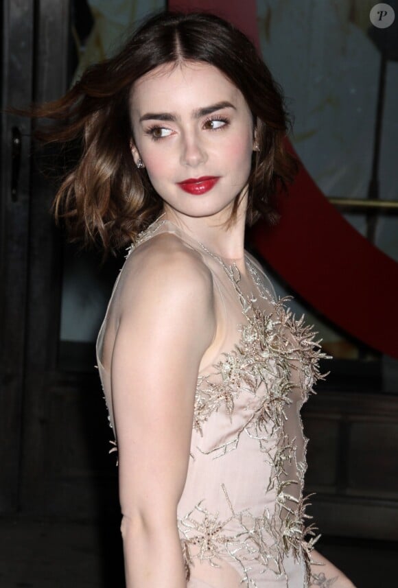 Lily Collins à la 23 soirée Glamour Women of the Year, à New York, le 11 novembre 2013