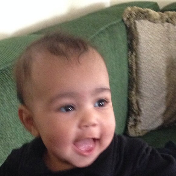 La petite North West fait déjà rire sa maman Kim Kardashian qui a légendé cette photo d'un simple "Lol", novembre 2013.