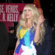 Lady Gaga inaugure le nouveau magasin H&amp;M sur Times Square à New York, le 13 novembre 2013.