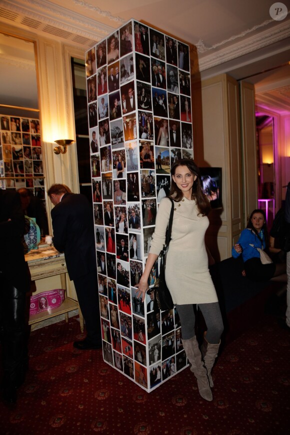 Frédérique Bel, à l'Automobile Club de France, à Paris, à l'occasion de la soirée de vente aux enchères au profit de l'association AMFE, le mercredi 13 novembre 2013.
