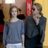 Felicity Huffman et sa fille Georgia Grace Macy à l'aéroport de Loas Angeles après un vol en provenance de New York, le 11 novembre 2013.