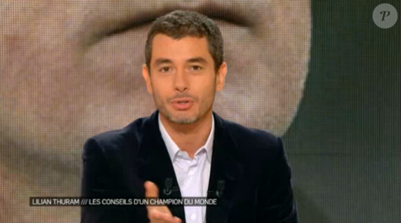 Le sportif Lilian Thuram dans "La nouvelle édition" de Canal +, émission présentée par Ali Baddou. Lundi 18 novembre 2013.