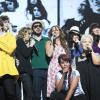 Collégiale avec Amel Bent, Mimie Mathy, Nolwenn Leroy, Hélène Ségara, Pascal Obispo, Thomas Dutronc - Spectacle des Enfoirés 2013, La boîte à musique.