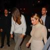 Kendall Jenner et Kim Kardashian se rendent au Queen Sofia Spanish Institute pour le vernissage de la nouvelle expo photo de Mario Testino. New York, le 18 novembre 2013.