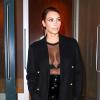 Kim Kardashian et Kanye West sortent de leur appartement le 19 octobre à New York. Kim dévoile sa silouhette impeccable dans une tenue transparente