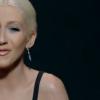 Christina Aguilera dans le clip de Say Something, en duo avec le groupe A Great Big World.