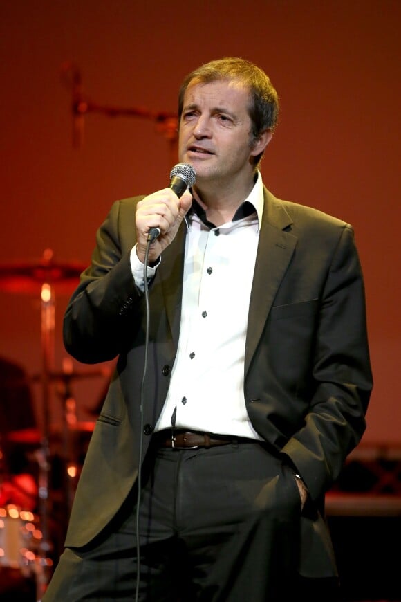 Stéphane Lippert lors du concert de 'La Télé Qui Chante' à Bobino, Paris, le 25 novembre 2013. Les recettes de billeterie seront reversées a l'association "Les Toiles Enchantées" présidée par Alain Chabat