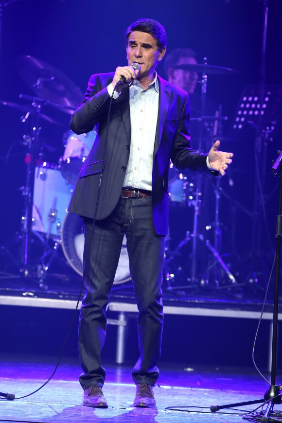 Tex lors du concert de 'La Télé Qui Chante' à Bobino, Paris, le 25 novembre 2013. Les recettes de billeterie seront reversées a l'association "Les Toiles Enchantées" présidée par Alain Chabat