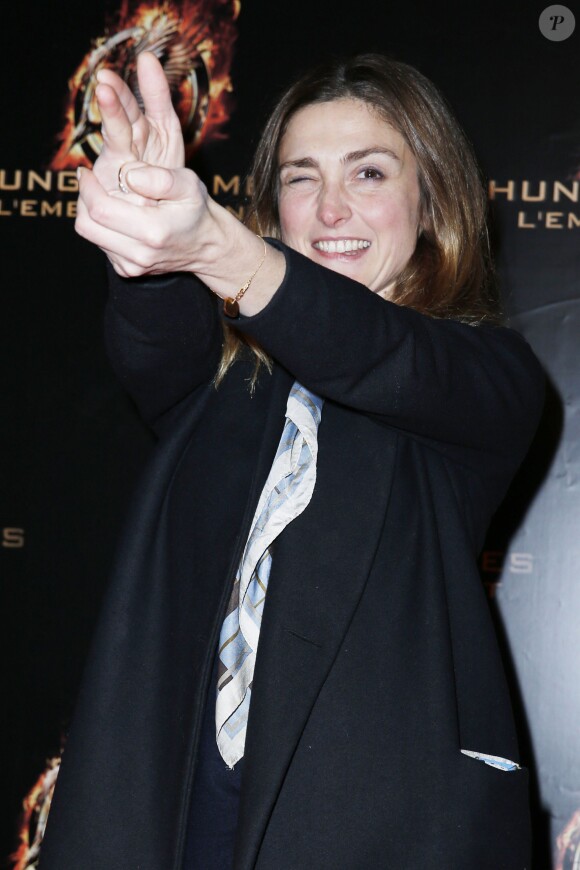 Julie Gayet - Première française du film "Hunger Games : l'embrasement" au Grand Rex à Paris. Le 15 novembre 2013.