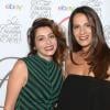 Julie Zenatti et Elisa Tovati lors du gala de charité Ebay "Un cadeau est un don" au Pré Catelan à Paris. Le 25 novembre 2013.