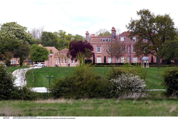Beckhingham Palace, la maison de Victoria et David Beckham, au Nord de Londres, en mai 2002, vendue 14 millions d'euros (19 millions de dollars).