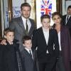 David Beckham et Victoria Beckham avec leurs enfants, Brooklyn, Romeo et Cruz à la première de la comédie musicale des Spice Girls 'The Viva Forever' à Londres, le 11 décembre 2012.
