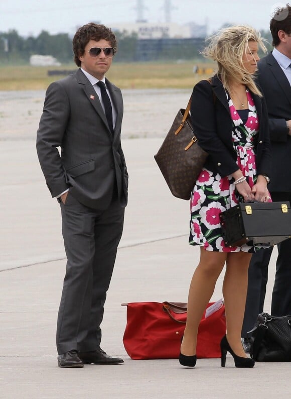 James Pryce, alors coiffeur de Kate Middleton, à l'aéroport d'Ottawa le 30 juin 2011 lors de la tournée du duc et de la duchesse de Cambridge. Quelques semaines plus tard, il a été évincé...