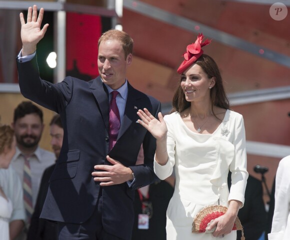 Le prince William et Kate Middleton à Ottawa le 1er juillet 2011 dans le cadre de leur tournée en Amérique du Nord après leur mariage. La duchesse de Cambridge comptait dans son équipe son coiffeur James Pryce, qui n'est pas resté longtemps à son service.