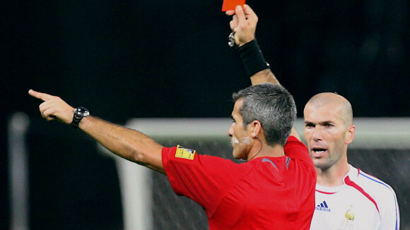 Zinédine Zidane et son coup de tête : 7 ans après, l'arbitre brise le silence...