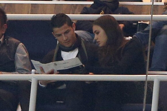 Cristiano Ronaldo et Irina Shayk assistent au match Real Madrid - Real Valladolid à Madrid, le 30 novembre 2013.