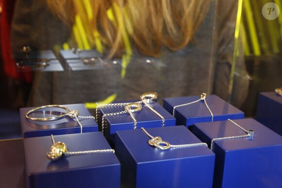 L'inauguration du 1er pop-up store bijoux de Christofle à Paris, le 5 décembre 2013.
