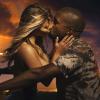 Kim Kardashian et Kanye West dans le clip de la chanson Bound 2, extraite de l'album Yeezus.