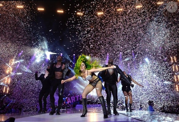 Lady Gaga en concert lors du Jingle Bell Ball 2013 à Londres, le 8 décembre 2013.