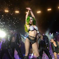 Lady Gaga : Sirène coquine face à Katy Perry et Jessie J, époustouflante