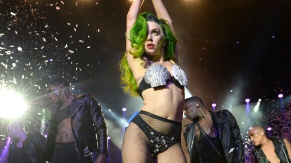 Lady Gaga : Sirène coquine face à Katy Perry et Jessie J, époustouflante