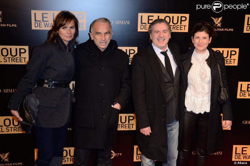 Alain Terzian avec sa femme Brune de Margerie, Daniel Auteuil au bras de sa femme Aude à la première mondiale du film Le Loup de Wall Street à Paris le 9 décembre 2013.