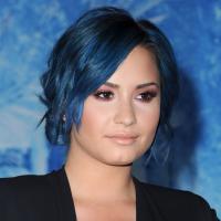 Demi Lovato, ex-accro à la cocaïne : ''J'en prenais même dans les avions''