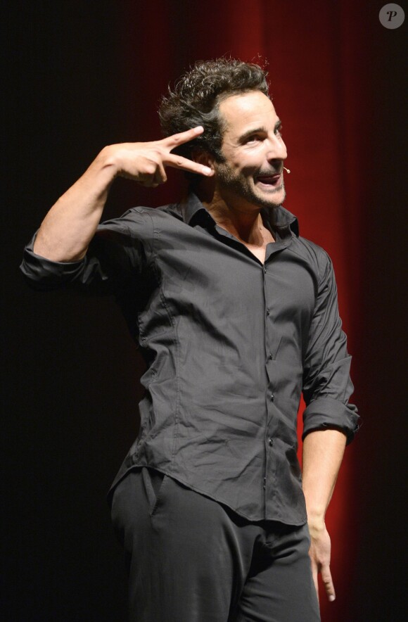 Florent Peyre présente son one-man show à La Cigale à Paris le 4 juillet 2013.