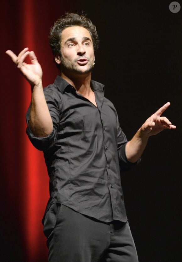 Florent Peyre présente son one-man show à La Cigale à Paris le 4 juillet 2013.