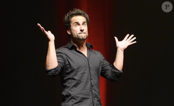 Florent Peyre présente son one-man show à La Cigale à Paris le 4 juillet 2013.