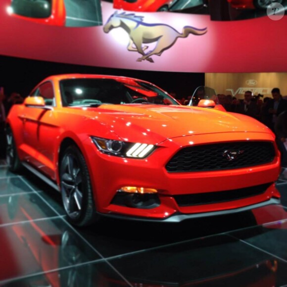 La nouvelle Ford Mustang 2015, dévoilée à Barcelone le 5 décembre lors de l'événement Go Further mené en simultané dans les villes de Dearborn, New York, Los Angeles, Barcelone, Shanghai et Sydney.