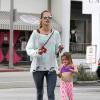 Alessandra Ambrosio se rend au Brentwood Country Mart avec sa soeur et sa fille Anja, le 28 novembre 2013.