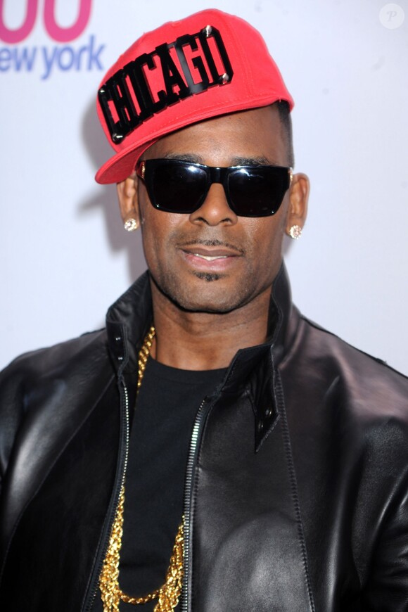 R. Kelly lors du concert annuel Jingle Ball de iHeartRadio, le 13 décembre 2013 au Madison Square Garden.