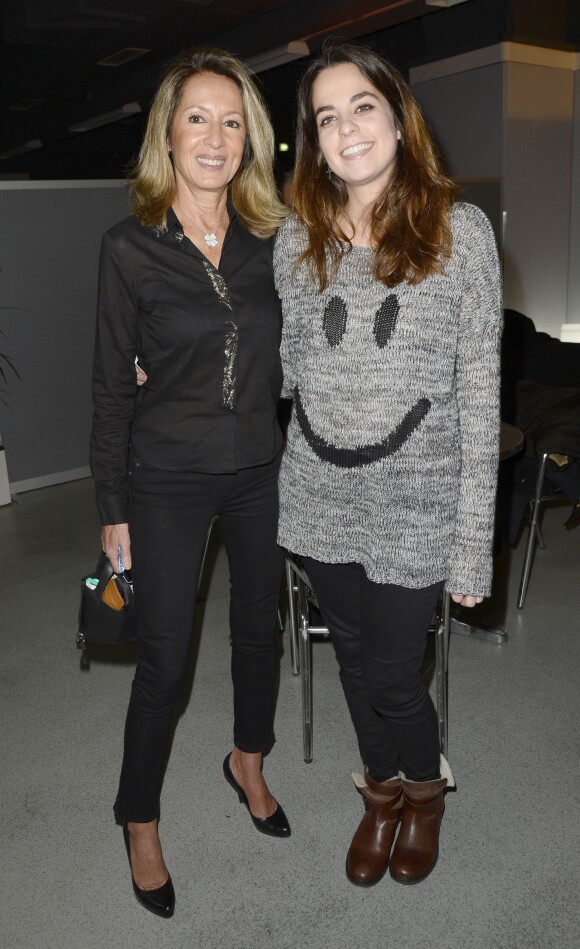 Exclusif - Nicole Coullier et Anouchka Delon au concert de Céline Dion au POPB de Paris, le 5 décembre 2013.
