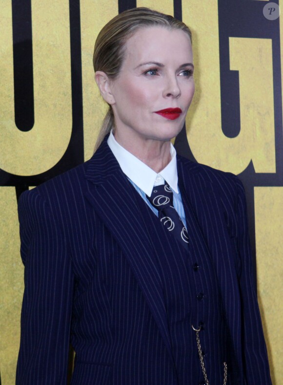 Kim Basinger, portant un costume trois-pièces Ralph Lauren, lors de l'avant-première du film Match retour à New York le 16 décembre 2013