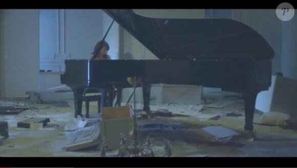 Tal au piano dans le clip Pas Toi (Jean-Jacques Goldman, 1986) sur l'album Génération Goldman vol 2