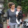Kim Kardashian, tata tendre pour Penelope avec qui elle quitte l'institut de beauté Epione à Beverly Hills. Le 16 décembre 2013.