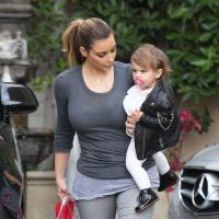 Kim Kardashian : En famille, elle se rend en centre de chirurgie esthétique