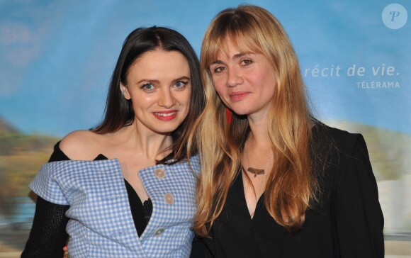 Sara Forestier avec la réalisatrice Katell Quillévéré lors de la première du film Suzanne au cinema Max Linder à Paris, le 17 décembre 2013.