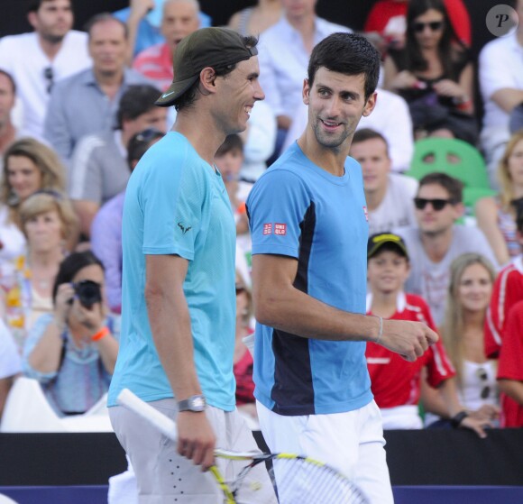 Rafael Nadal et Novak Djokovic lors d'un match exhibition au Rural Stadium de Buenos Aires, le 23 novembre 2013