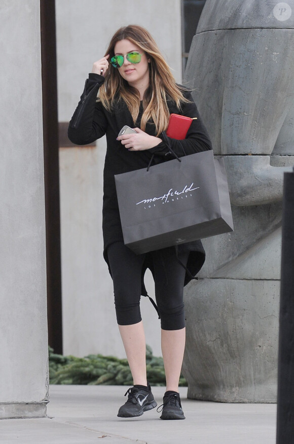 Khloé Kardashian quitte la boutique Maxfield à Beverly Hills. Le 19 décembre 2013.