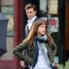 Jamie Dornan et Dakota Johnson sur le tournage du film Fifty Shades of Grey à Vancouver, le 19 décembre 2013.