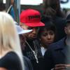 Chris Brown surpris en pleine pause cigarette lors de l'événement caritatif XMas Toy Drive à West Hollywood. Le 22 décembre 2013.