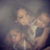 Mariah Carey et ses enfants Monroe et Moroccan le 22 décembre 2013.