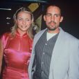 Cameron Diaz et son compagnon de l'époque Carlos Della Torre à Los Angeles le 8 août 1994.